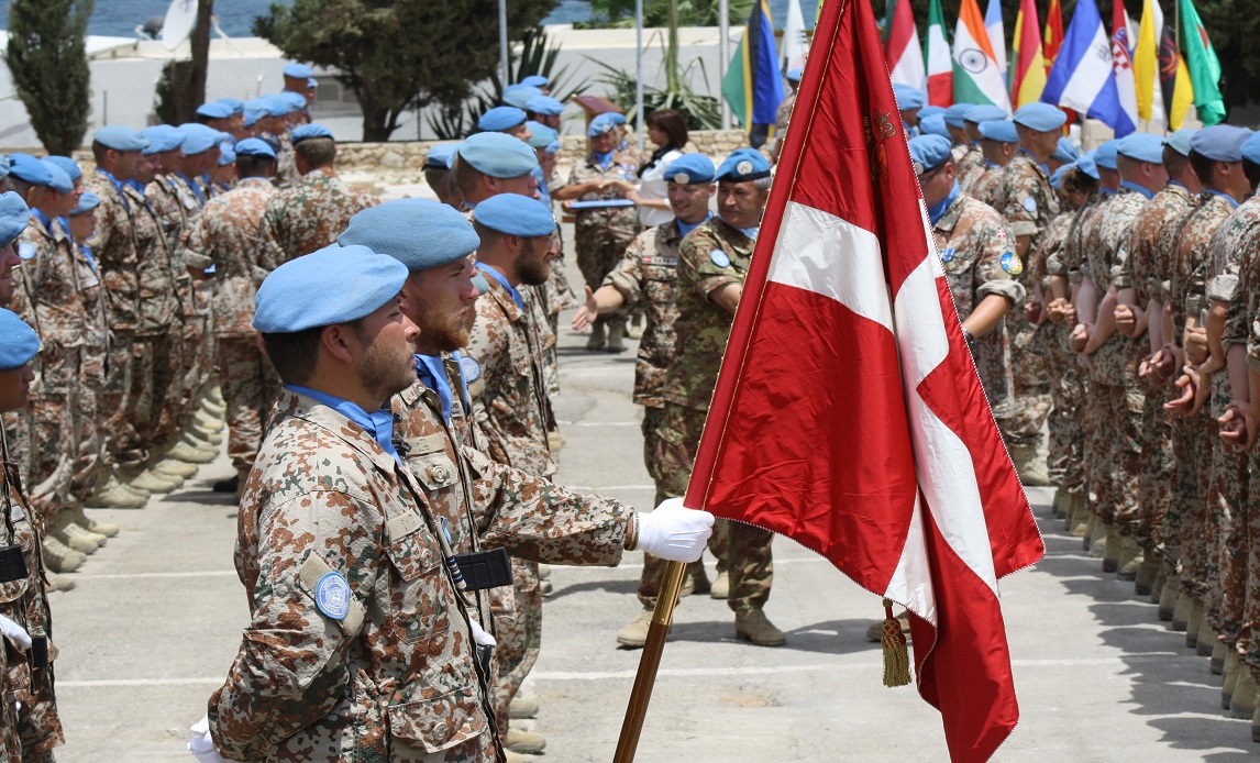 Parade med FN-soldater i Libanon på FN-missionen UNIFIL i 2010.